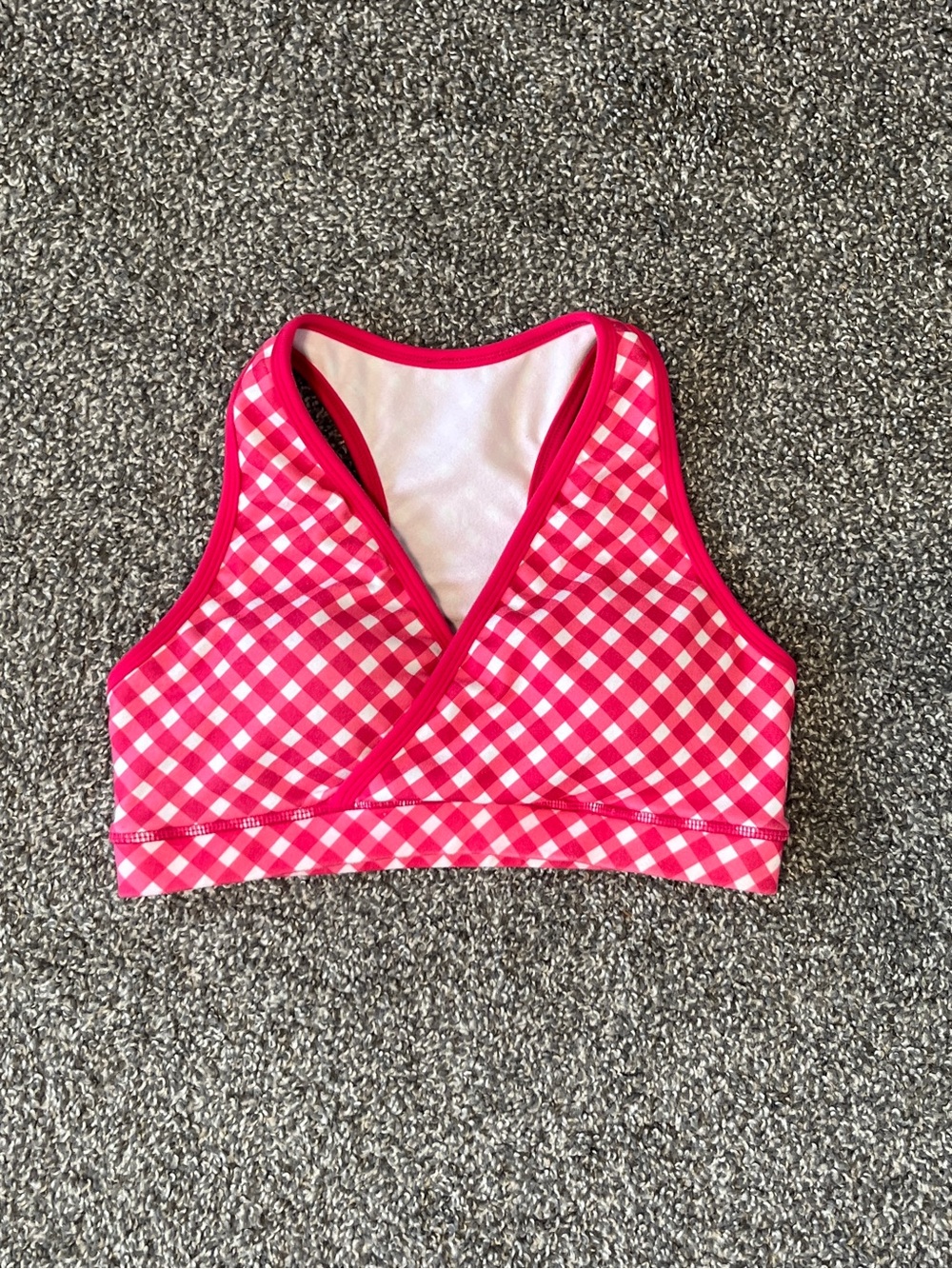 lululemon athletica Deep V Pink Gingham Sports Bra Size 6 - Picture 3 of 6